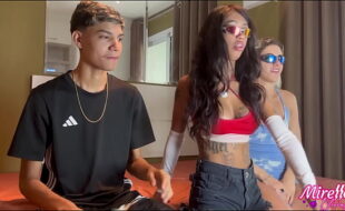 4 AMIGOS NOVINHOS FAZEM FESTA DO PIJAMA E TERMINA EM SURUBA , UM DELES ERA VIRGEM