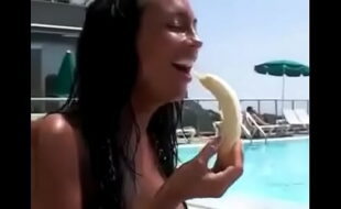 Banana Deepthroat