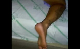 corno libera esposa para os amigos ejacular em sua esposa na suruba