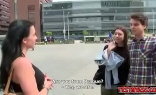 муж с женой предложили прохожим потрахаться вчетвером (порно, анал, минет, куни,