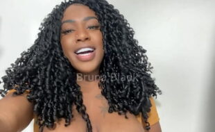 Joi - Cheia de tesão toquei uma Siririca bem gostoso e gozei muito esguichando.