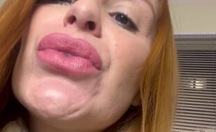 Maisa Pravo em Fumar, Cuspir, Humilhação, Pés JOI, Legendado - Gratis