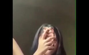 Me acabando na siririca não tem homem!