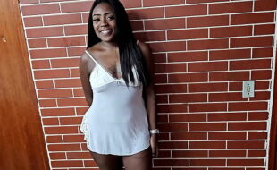 Primeira vez no porno da mulata gostosa de 22 aninhos Joy Alves