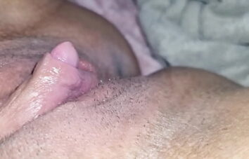 Chupando a vizinha greluda