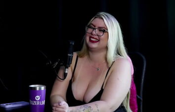 Fez ensaios com amarrações, chorou até a bunda sangrar, fez suruba com 5, fugiu de alguns paus e gosta de podolatria – Alice Monteiro (SHEER/RED)