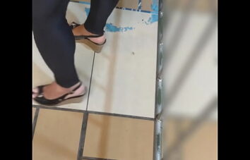 MADURA CULONA EN LAS CALLES DE LIMA