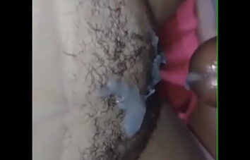 Os pentelhos da minha buceta ficou gremoso depois de várias gozadas